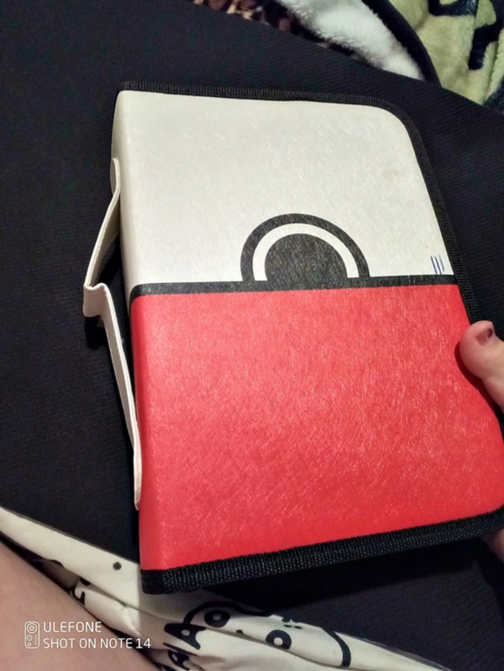 Pokémon Trading Card Binder W Cards.